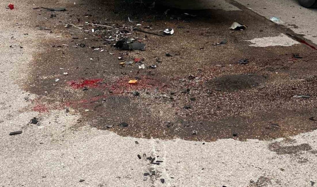 Sivrihisar ilçesinde park halindeki bir tıra çarpan motosiklet sürücüsü yaşamını