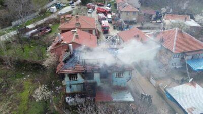 Konya’nın Akşehir ilçesinde bir müstakil evde sobadan çıkan yangın, evin