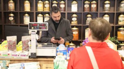 Kırşehir’de aktarlar, havaların baharın başında soğuk seyretmesi nedeniyle bağışıklık sistemini