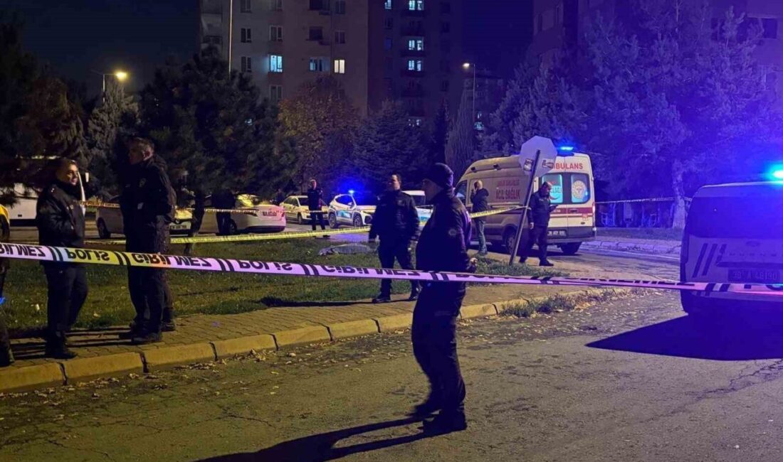 Kayseri’de boşanma sürecindeki eşini sokak ortasında bıçaklayarak öldüren sanık, hakim