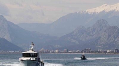 Antalya Deniz Polisi, turizm sezonunun yaklaşmasıyla denetimlerini artırarak boğulma vakalarından