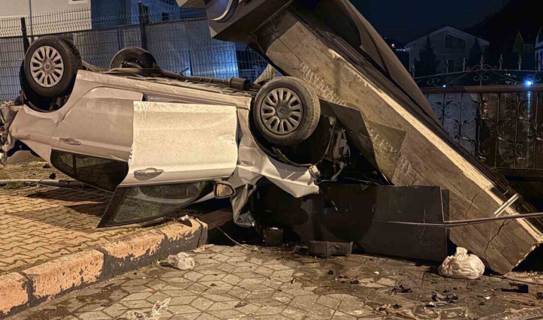 Kayseri’nin Melikgazi ilçesinde meydana gelen trafik kazasında, bir otomobilin kontrolünü