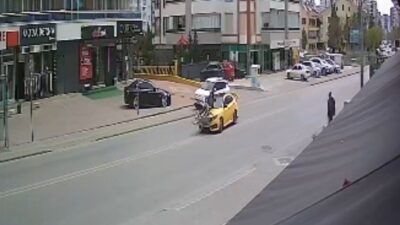 Konya’da bir bisiklet sürücüsü, yolun karşısına geçmeye çalışırken taksinin çarpması