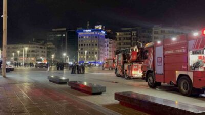 Taksim Metro İstasyonu’nda meydana gelen yangın, kısa süreli panik yarattı.