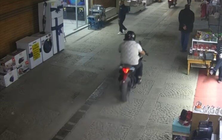 Kahramanmaraş’ta, Tarihi Kapalı Çarşı’da meydana gelen bir motosiklet kazası, güvenlik