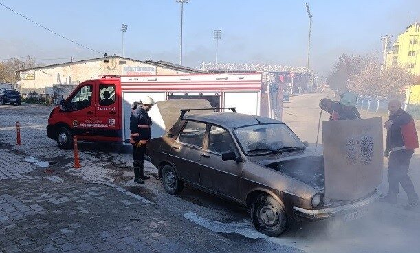 Tavşanlı ilçesinde meydana gelen bir olayda, seyir halindeki bir araçta