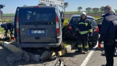 Muratlı ilçesinde meydana gelen trafik kazasında hafif ticari araç ile