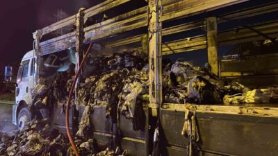 Derince ilçesinin TEM Otoyolu üzerinde seyir halinde olan bir tekstil