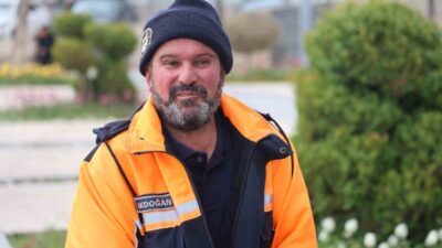 Kırşehir’de temizlik işçisi olarak çalışan Yaşar Akdoğan, Lise Caddesi’nde görev