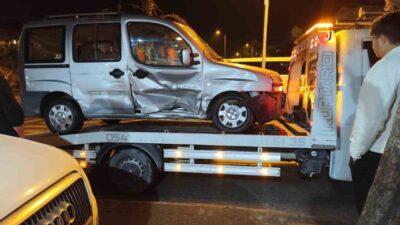 Manavgat ilçesinde meydana gelen 4 araçlı zincirleme kazada, şans eseri