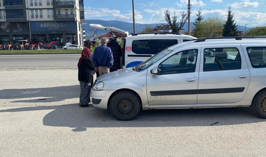 Bolu’da meydana gelen trafik kazasında, bir hafif ticari araç ile