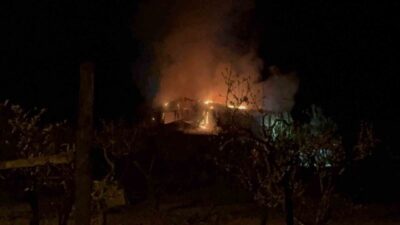 Tokat’ta bir ev, bugün akşam saatlerinde meydana gelen bir yangın