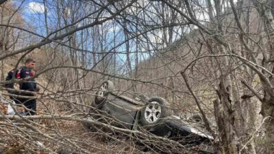 Tokat’ta yaşanan trafik kazasında, bir aracın şarampole uçması sonucu 2