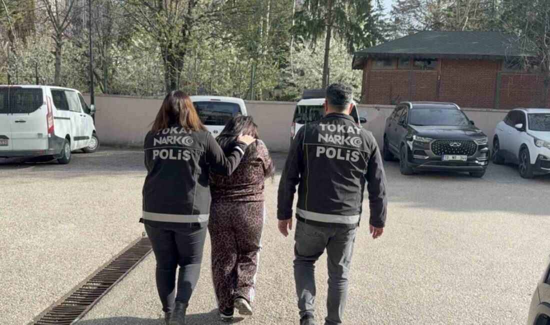 Tokat’ta gerçekleştirilen bir uyuşturucu operasyonunda 2 şahsın üzerinde yapılan aramalarda