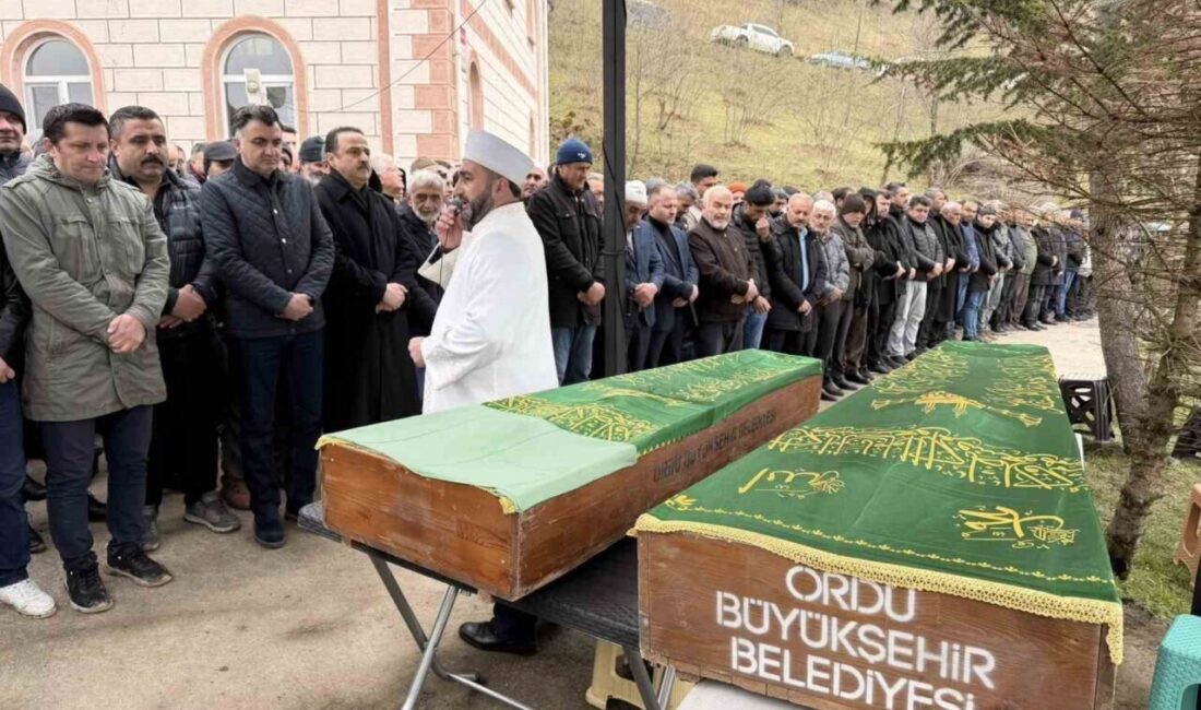 Kabadüz ilçesinde meydana gelen trafik kazasında hayatını kaybeden baba ve