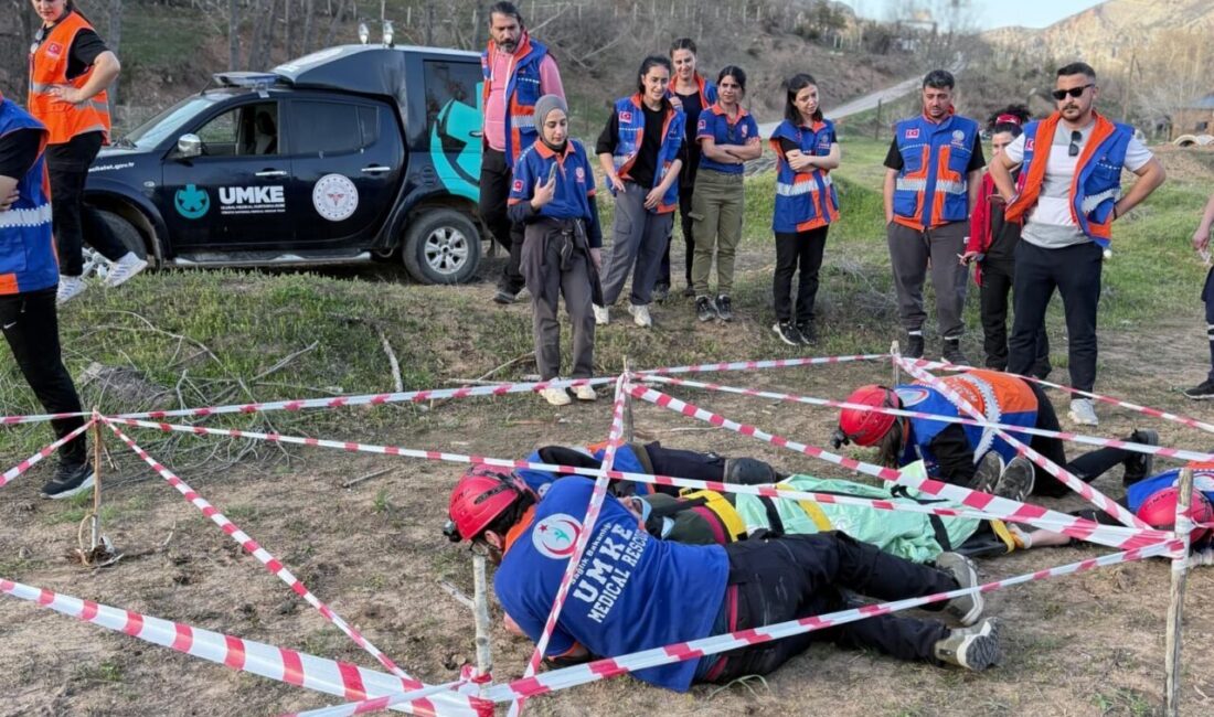 Tunceli’de düzenlenen “UMKE Temel Eğitimi ve Medikal Kurtarma Eğitimi” programına