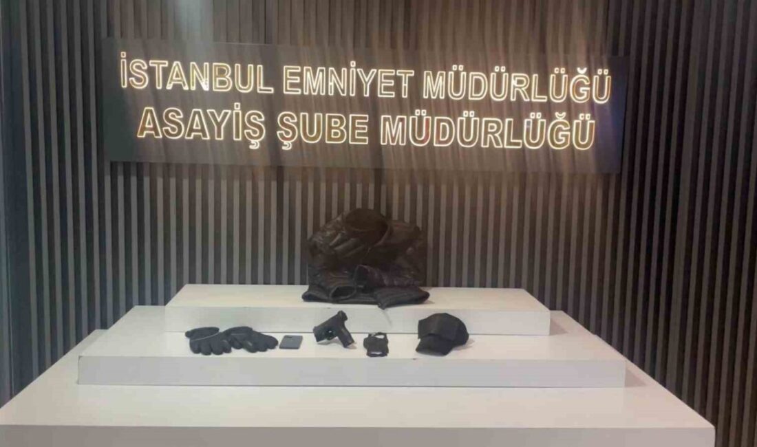 Ümraniye’de yaşanan olayda, bir genç kız arkadaşıyla park halindeki araçta