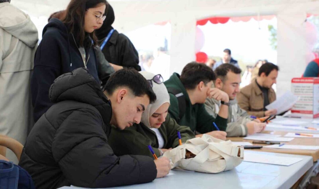 Türk Kızılayı tarafından düzenlenen kan bağış kampanyası, Bartın Üniversitesi’nde büyük