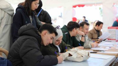 Türk Kızılayı tarafından düzenlenen kan bağış kampanyası, Bartın Üniversitesi’nde büyük