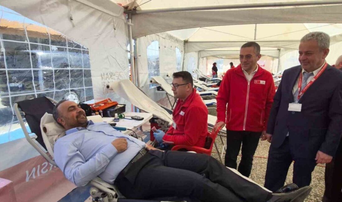 Bartın Üniversitesi ve Türk Kızılay iş birliğiyle düzenlenen kan bağış