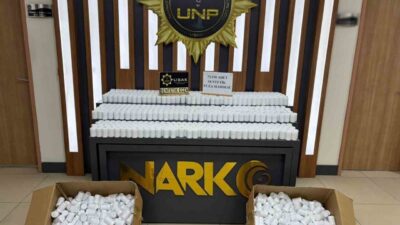 Uşak’ta uyuşturucu operasyonlarında yakalanan 4 şüpheliden 3’ü tutuklandı. Uşak İl