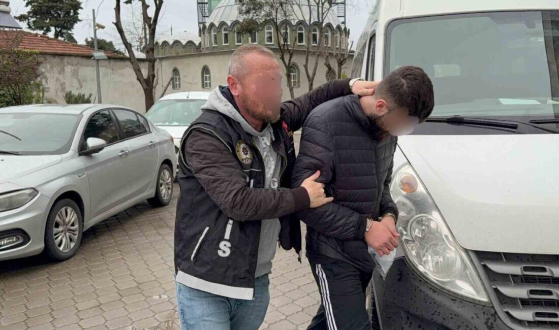 Samsun’da narkotik polis ekipleri tarafından uyuşturucu ticareti suçlamasıyla gözaltına alınan