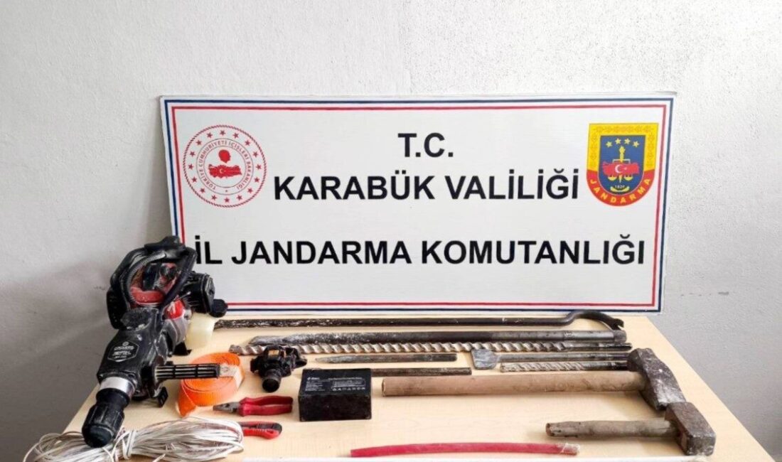 Karabük ilinde jandarma ekipleri tarafından gerçekleştirilen operasyonlarda uyuşturucu madde ele