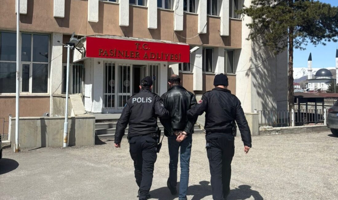 Erzurum’da polis, şüpheli bir aracı durdurduğunda vites ile teyip arasındaki