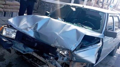 Van’ın Edremit ilçesinde meydana gelen trafik kazasında, otomobil ile kamyonet