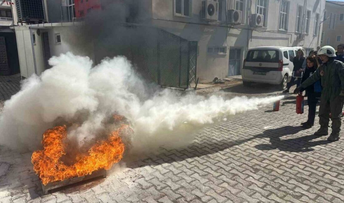 Vize ilçesinde Kırklareli’nde, personelin katıldığı bir yangın söndürme ve tahliye