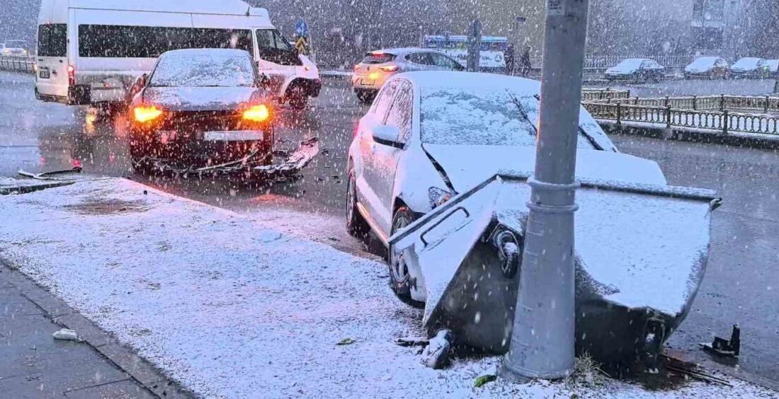 Palandöken ilçesindeki Alparslan Türkeş Bulvarı’nda meydana gelen trafik kazasında herhangi