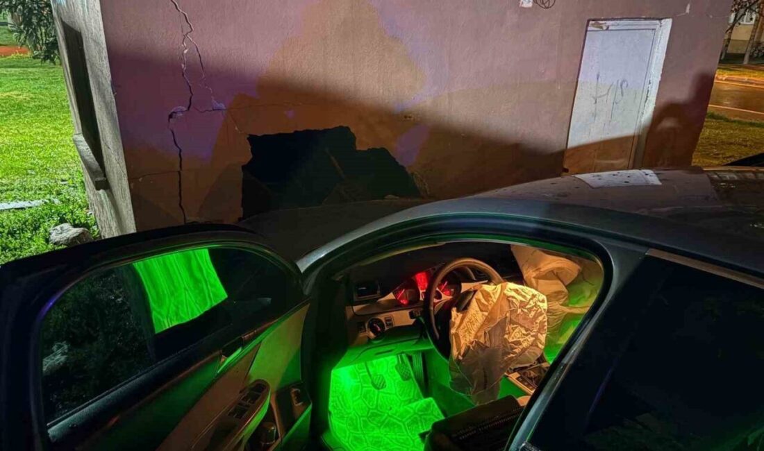 Melikgazi ilçesinde, yağışlı bir günde meydana gelen trafik kazasında, bir