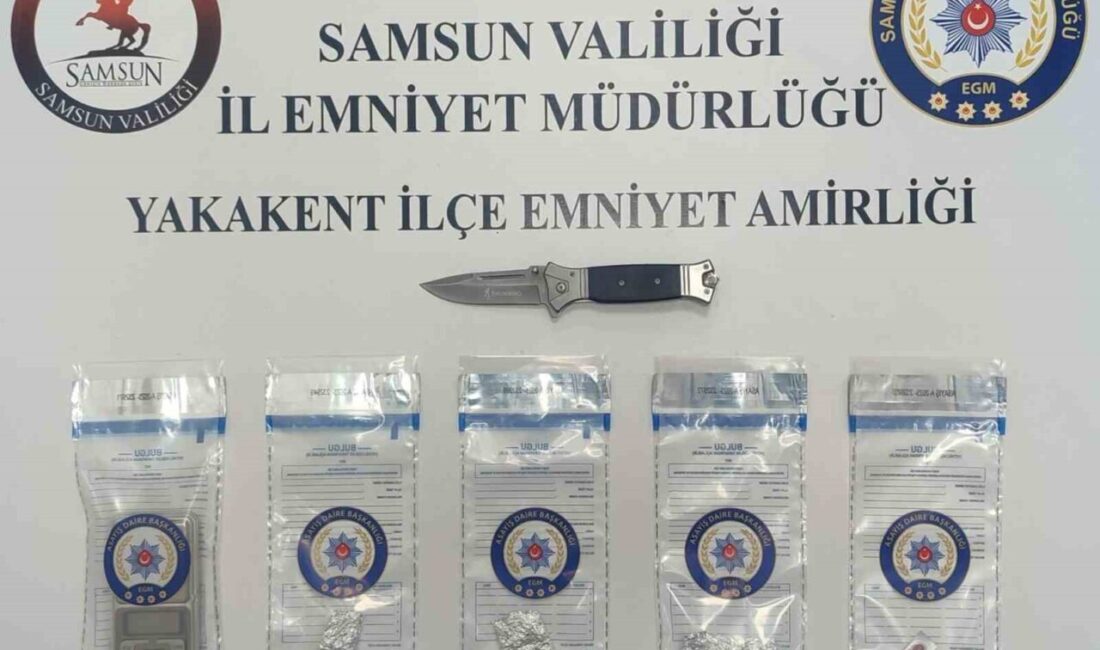 Samsun’un Yakakent ilçesinde Emniyet ekipleri tarafından durdurulan bir araçta uyuşturucu