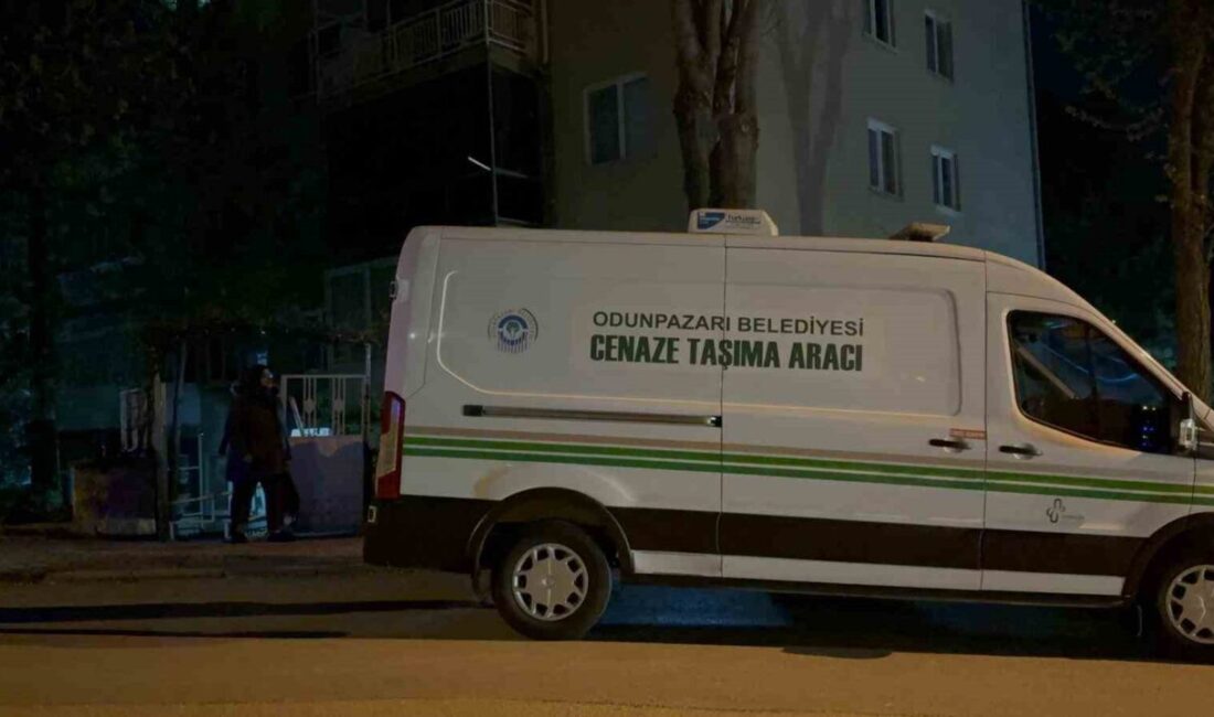 Eskişehir’de, 57 yaşındaki bir yaşlı adam, evinde ölü olarak bulundu.