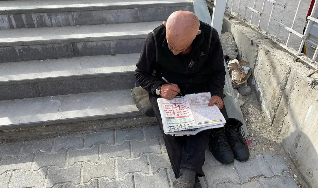 Yozgat’ın Sorgun ilçesinde yaşayan Saffet Ertek, askerdeyken edindiği bulmaca çözme