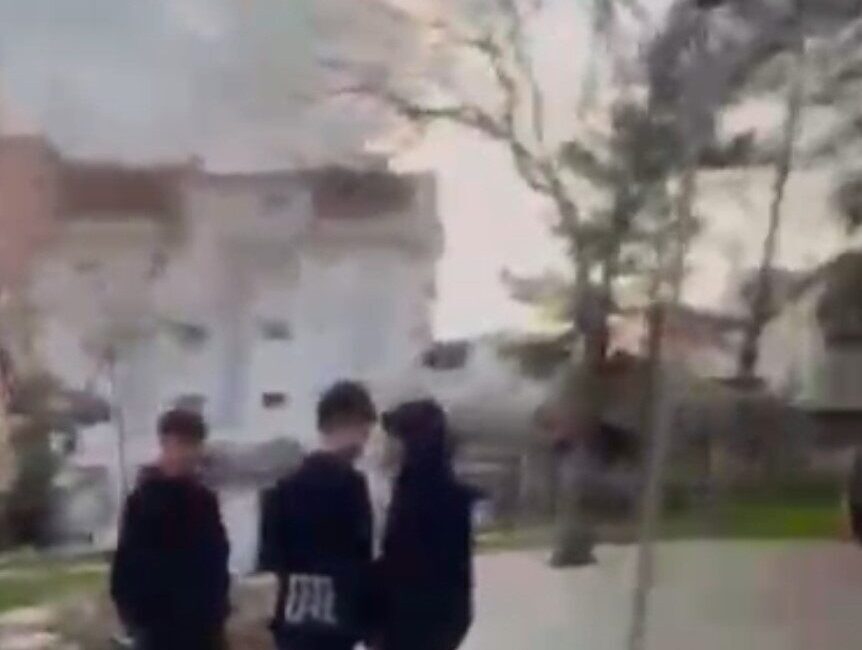 Ankara’da, bir çocuk parka çağırdığı yaşıtını bıçaklayarak ağır yaraladı. Saldırganın