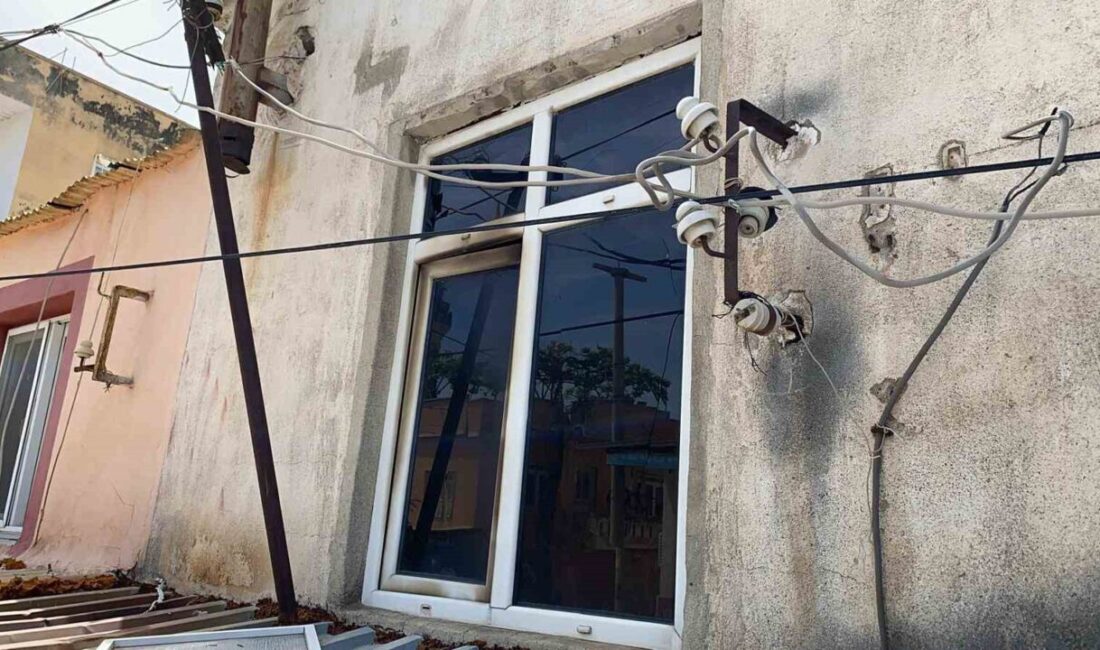 Mersin’in Erdemli ilçesinde, 70 yaşındaki bir kişi odasında çıkan yangında