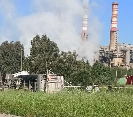 Yatağan-Milas karayolunda meydana gelen bir trafik kazasında, kömür yüklü bir