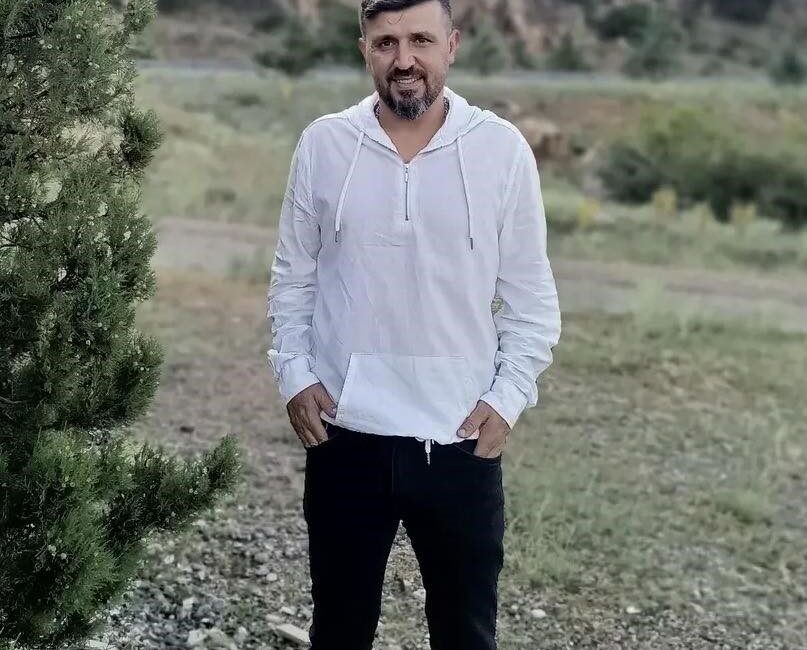 Denizli’de, eski eşinin sevgilisiyle sokak ortasında karşılaşan bir kişi, yaşanan