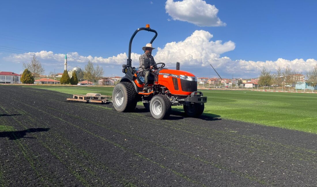 Yozgat’ın Yerköy ilçesinde bulunan Şehir Stadyumu’nda zemin yenileme çalışmaları devam