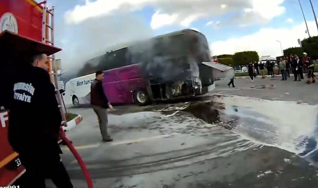 Mersin’de bir yolcu otobüsünde çıkan yangın, hızlı bir şekilde büyümeden