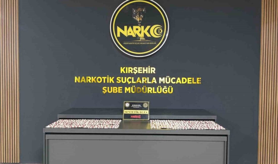 Kırşehir’de polis ekipleri, yolcu otobüsünde yapılan operasyonda uyuşturucu madde buldu