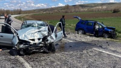 Yozgat’ta otomobiller çarpıştı, 4 kişi yaralandı. Edinilen bilgiye göre kaza