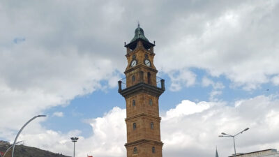 Yozgat’ın simgelerinden biri olan Yozgat Saat Kulesi tarihi dokusu ve