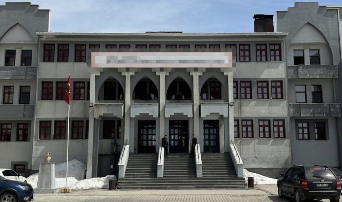 Hakkari’nin Yüksekova ilçesindeki bir liseden yapılan ihbar nedeniyle güvenlik güçleri