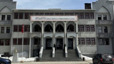 Hakkari’nin Yüksekova ilçesindeki bir liseden yapılan ihbar nedeniyle güvenlik güçleri