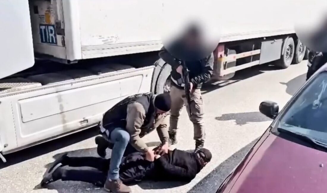 Hakkari’nin Yüksekova ilçesinde polis tarafından gerçekleştirilen operasyonda 211 kilogram uyuşturucu