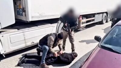 Hakkari’nin Yüksekova ilçesinde polis tarafından gerçekleştirilen operasyonda 211 kilogram uyuşturucu