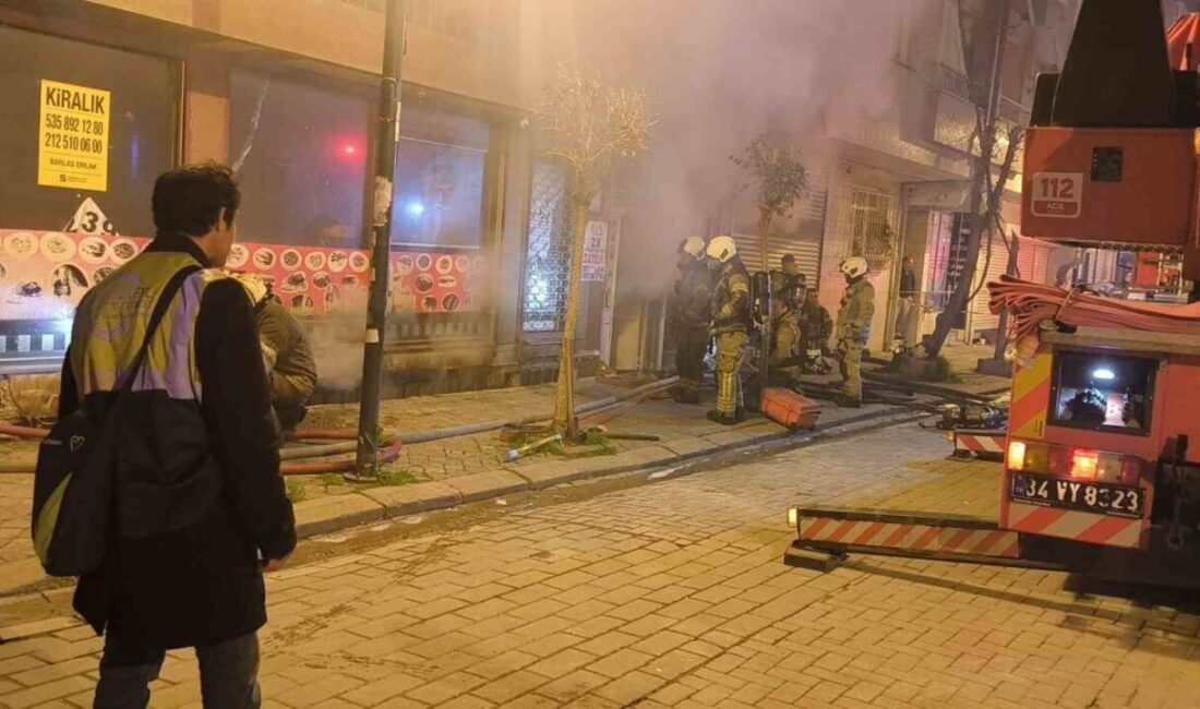 Zeytinburnu’nda bir tekstil atölyesinde gece meydana gelen yangın korku yarattı.