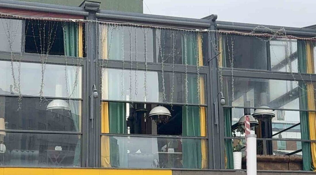 Esenyurt’ta bulunan bir kafeye daha önceden kurşun yağdırıldıktan sonra yeniden